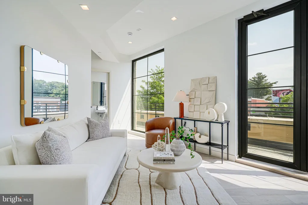 Additional image 4 of 2901 Newark St NW, Washington, DC 20008
