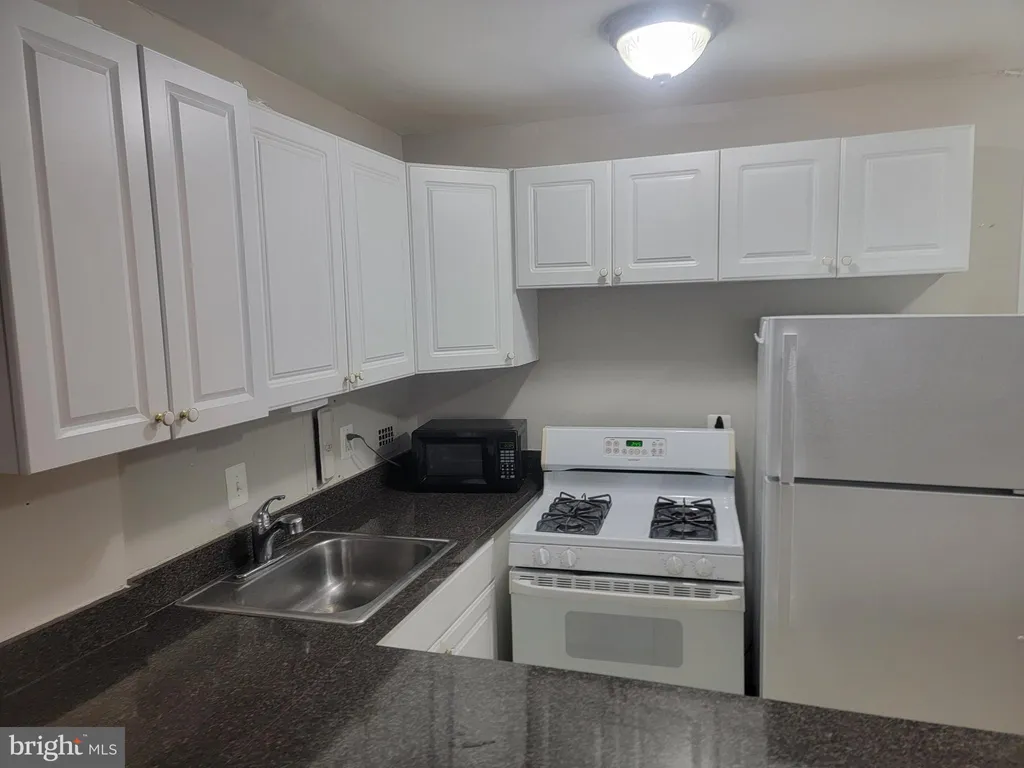 Additional image 8 of 922 24th Street NW Unit 412, Washington, DC 20037