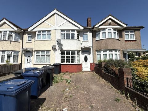 Mandeville Road, Northolt UB5
