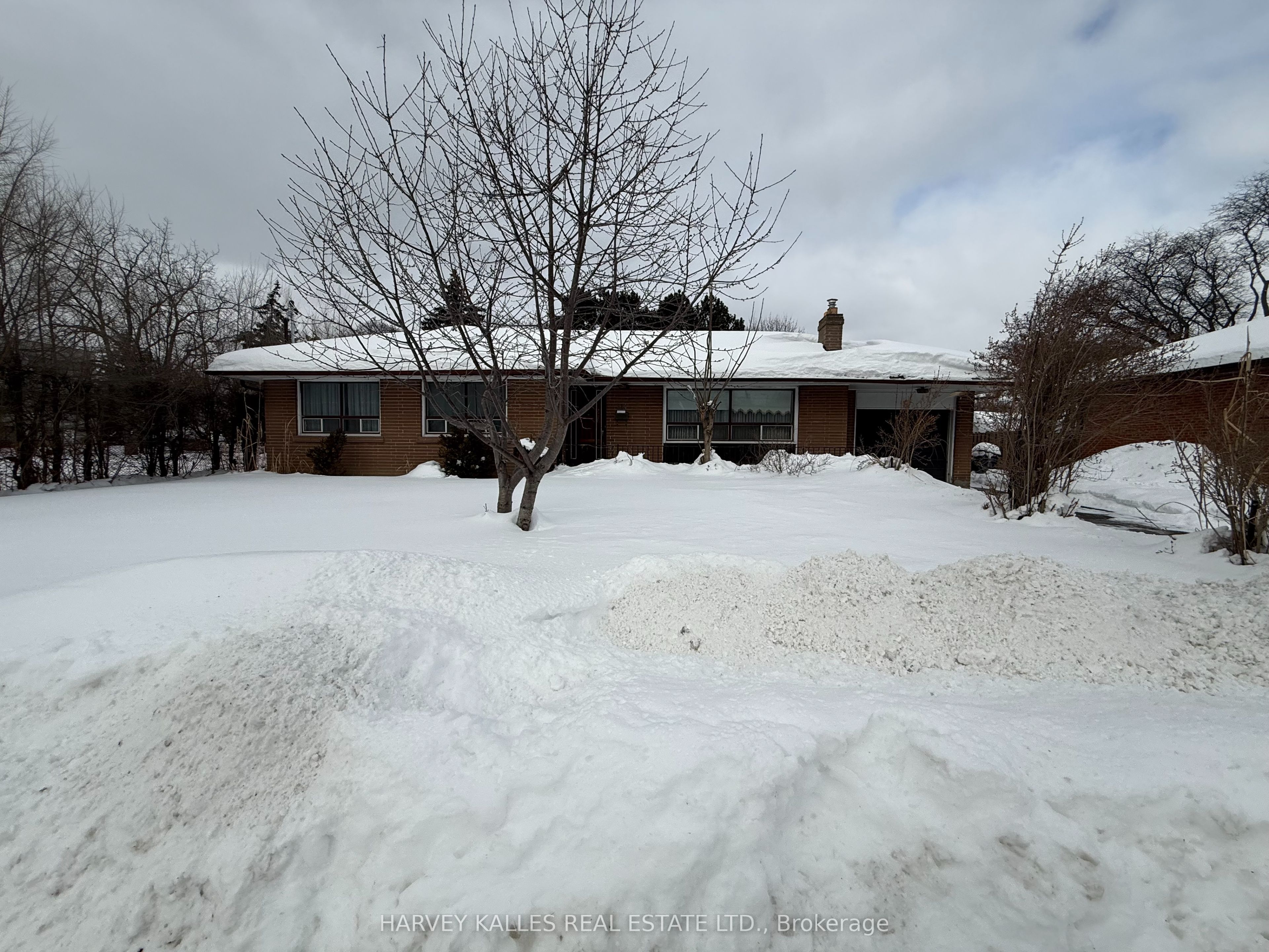 Additional image 2 of 214 Dixon Road, Toronto, ON, M9P 2M1