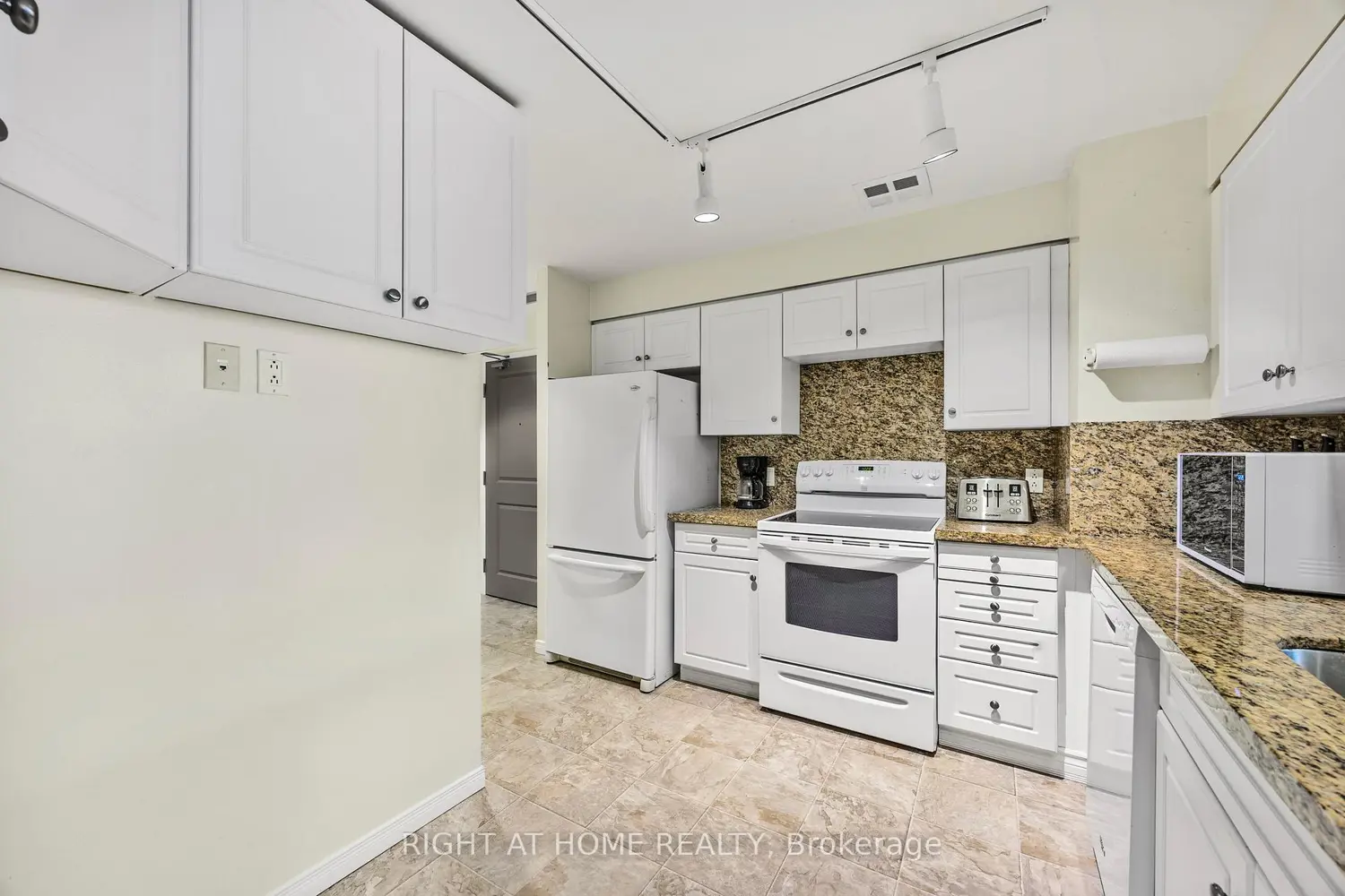 Additional image 4 of 74 Ross Street 53