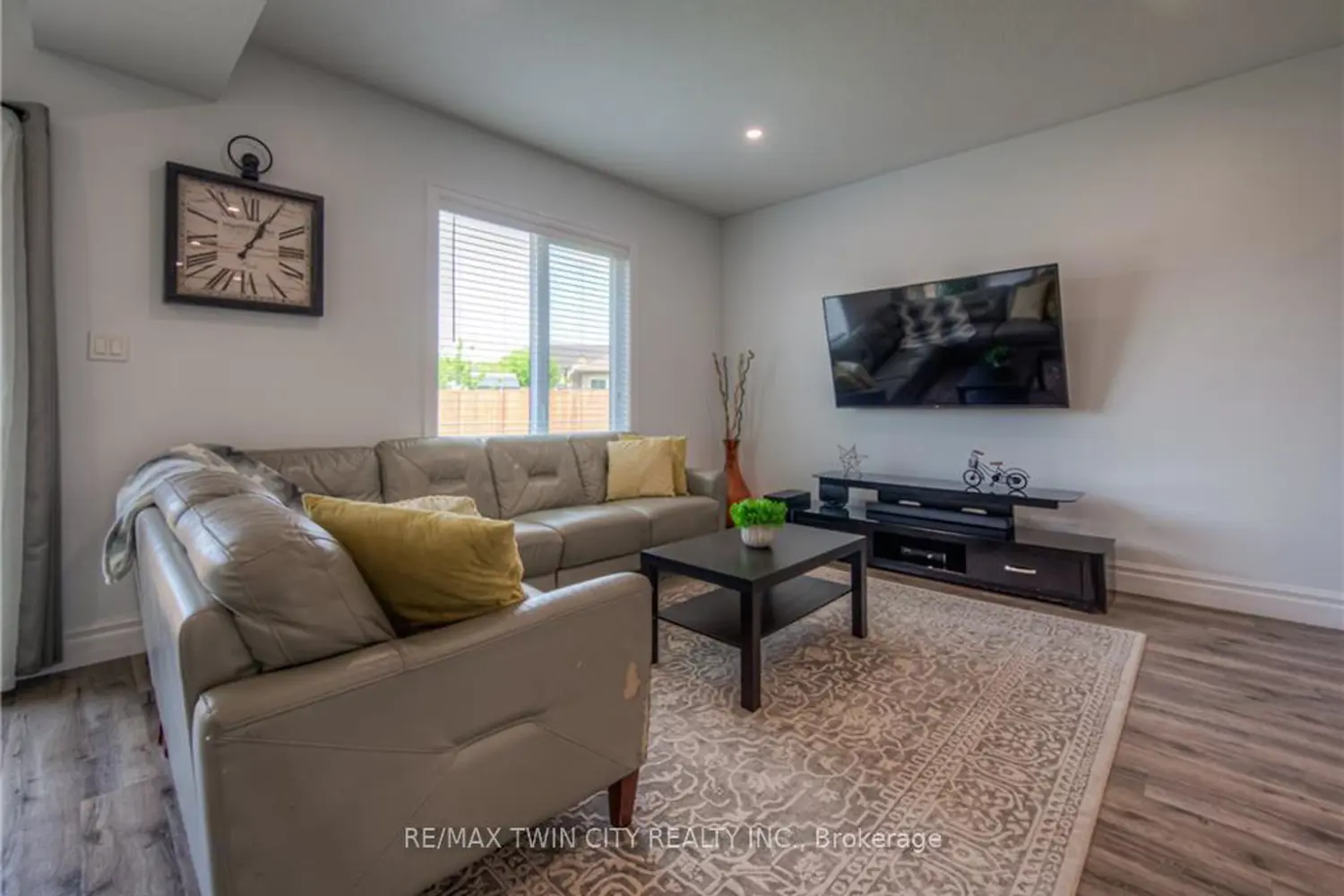 Additional image 4 of 741 Hollinger Avenue