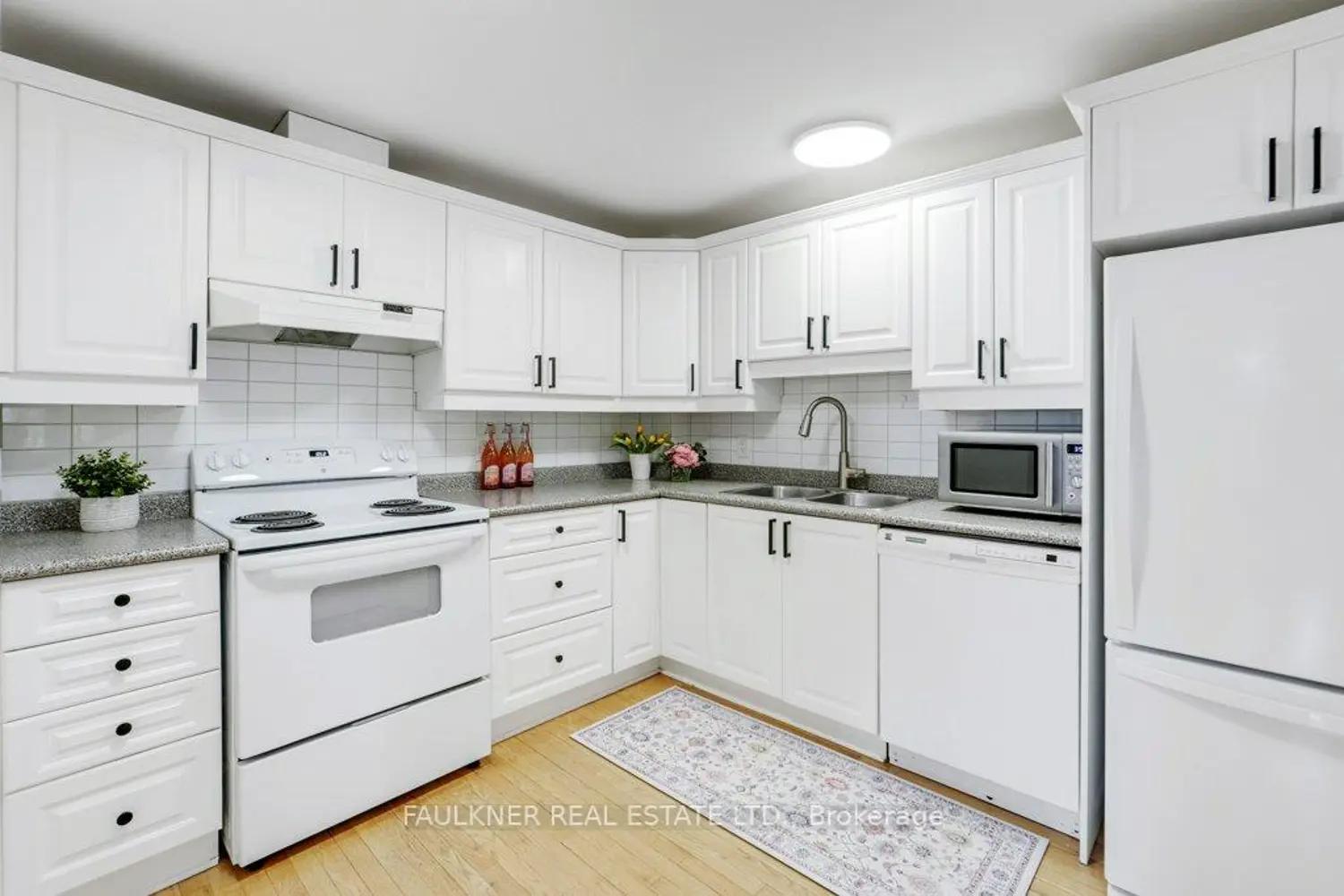 130 Glebe Avenue 203 photo 4