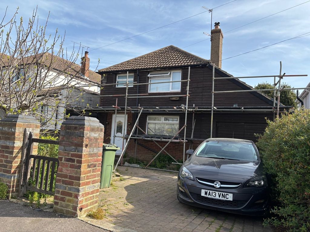 3 bed detached house for saleLarkfield Avenue, Sittingbourne ME10