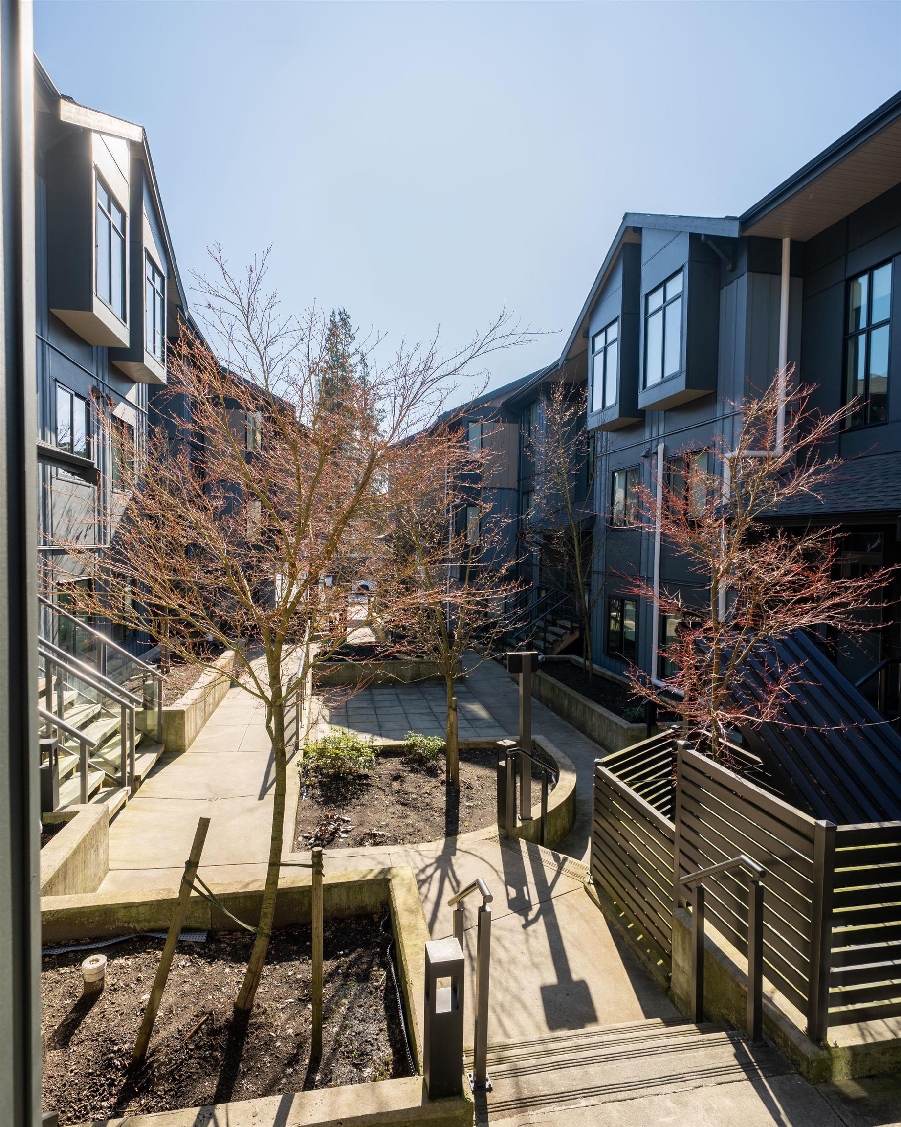 Additional image 6 of 210-7131 17th Avenue, Burnaby, BC, V3N 1K8