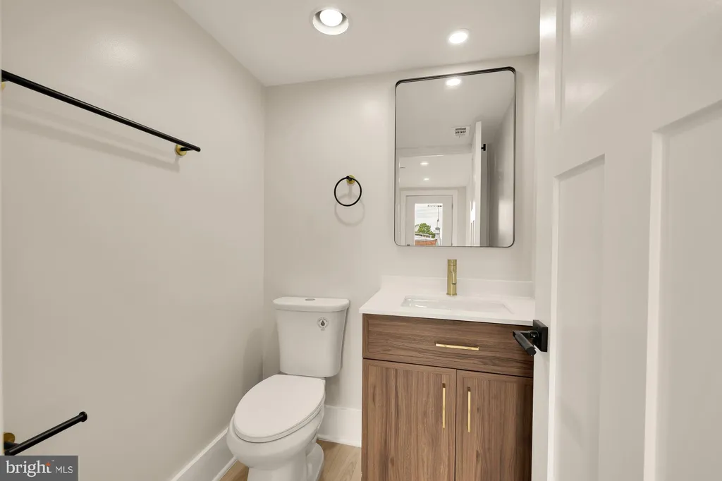 Additional image 16 of 5703 9th Street NW Unit 2, Washington, DC 20011