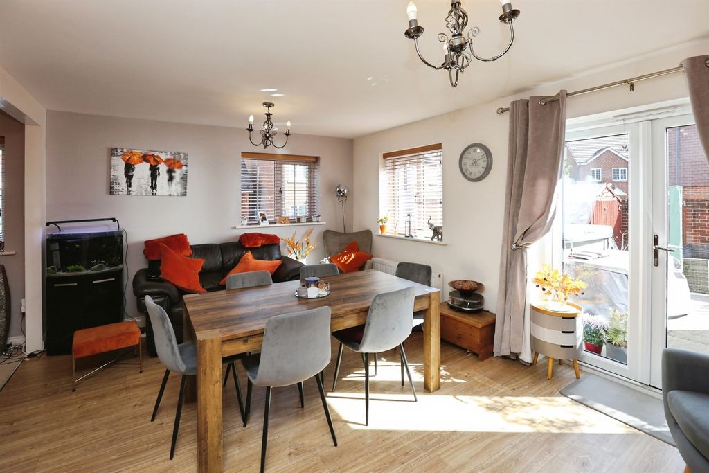 Additional image 7 of 5 bed semi-detached house for saleWatson Court, Hedge End, Southampton SO30