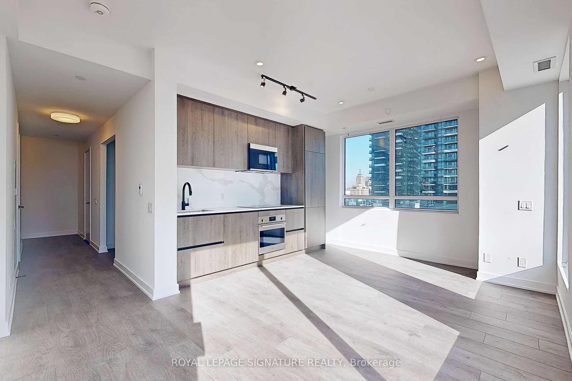 1506-108 Peter Street, Toronto, ON, M5V 2G7