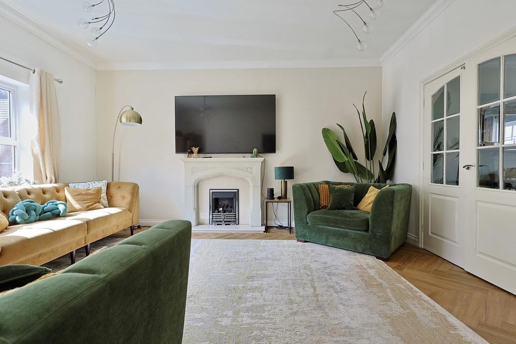 Additional image 8 of 5 bed end terrace house for saleFeatherstone Grove, Newcastle Upon Tyne NE3