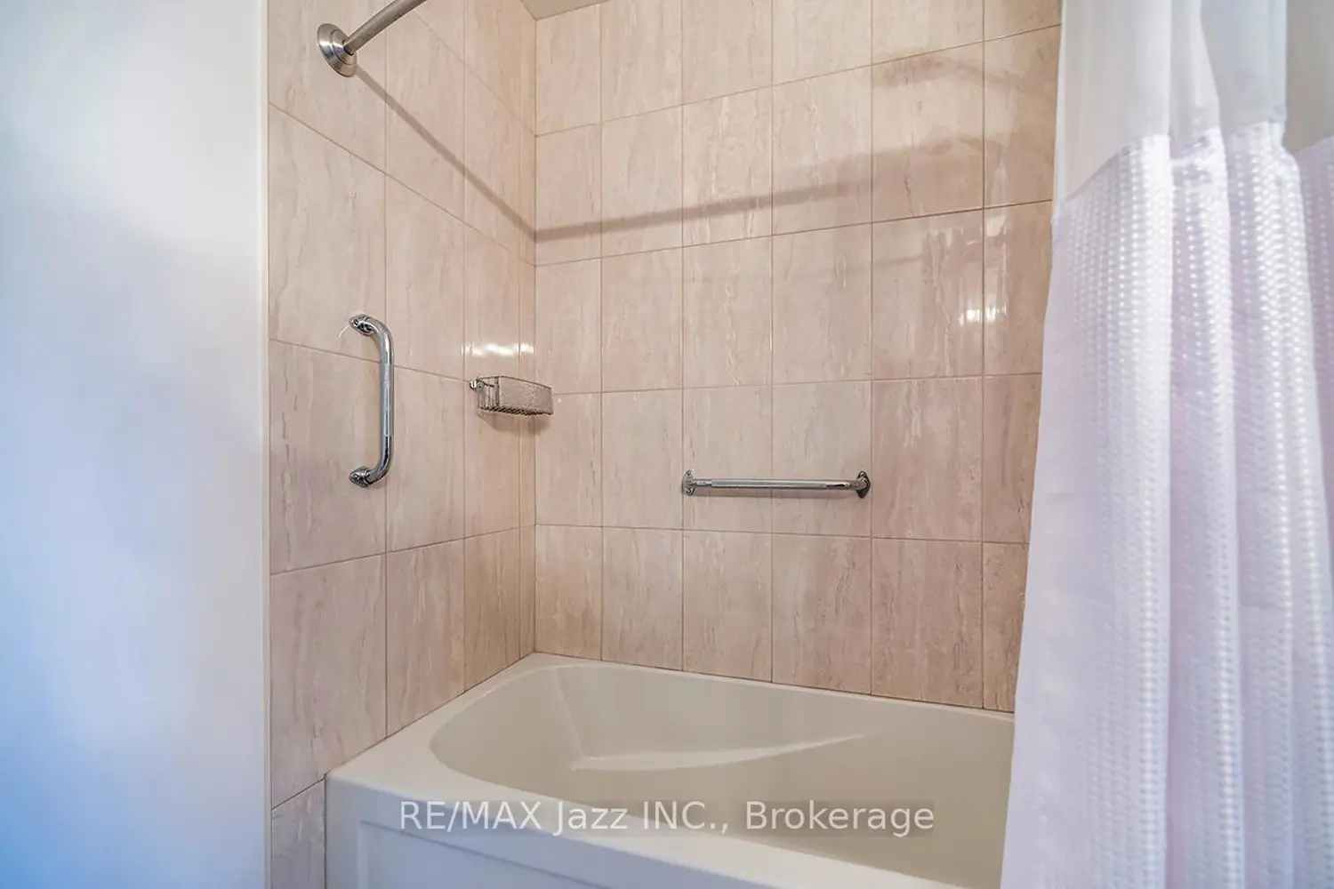 Additional image 11 of 29 Lakewood Crescent 111