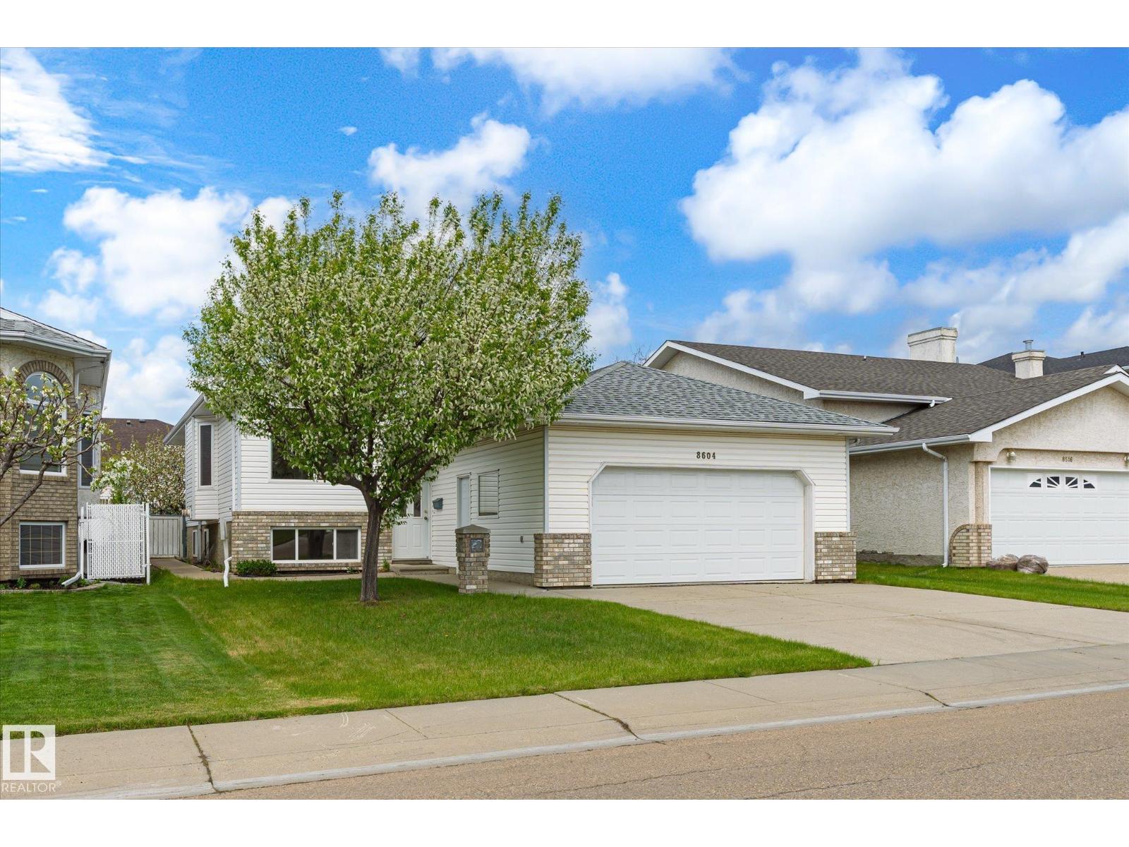 Additional image 2 of 8604 157 Avenue NW, Edmonton, AB, T5Z3B3