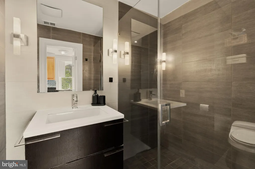 Additional image 20 of 1730 New Hampshire Avenue NW Unit 16, Washington, DC 20009