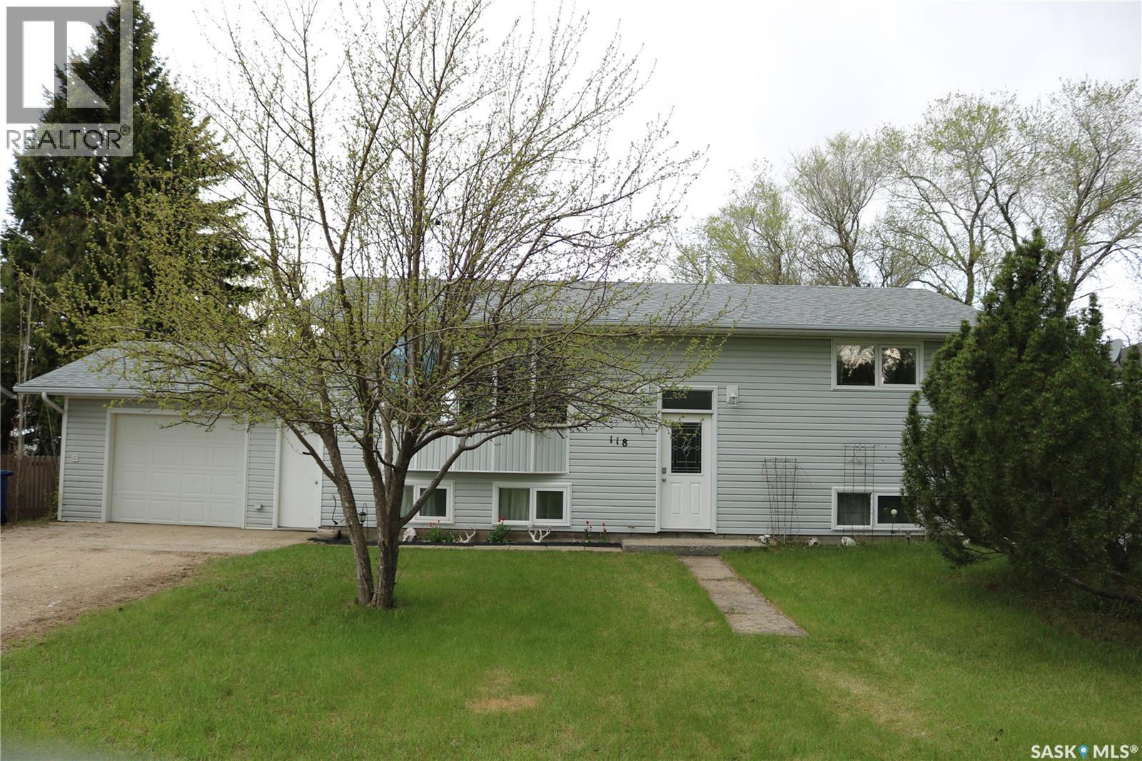 118 4th AVENUE