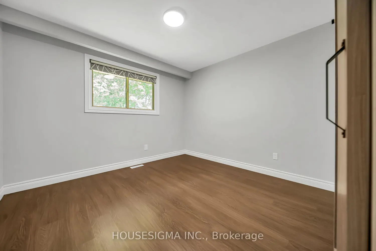 70 Flanders Road photo 5