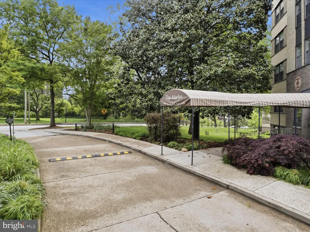 Additional image 3 of 3901 Cathedral Avenue NW Unit 418, Washington, DC 20016