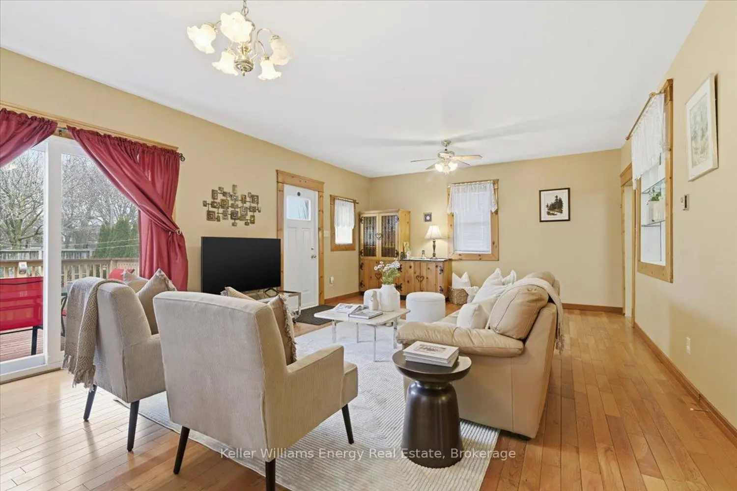 Additional image 7 of 482 Simcoe Street