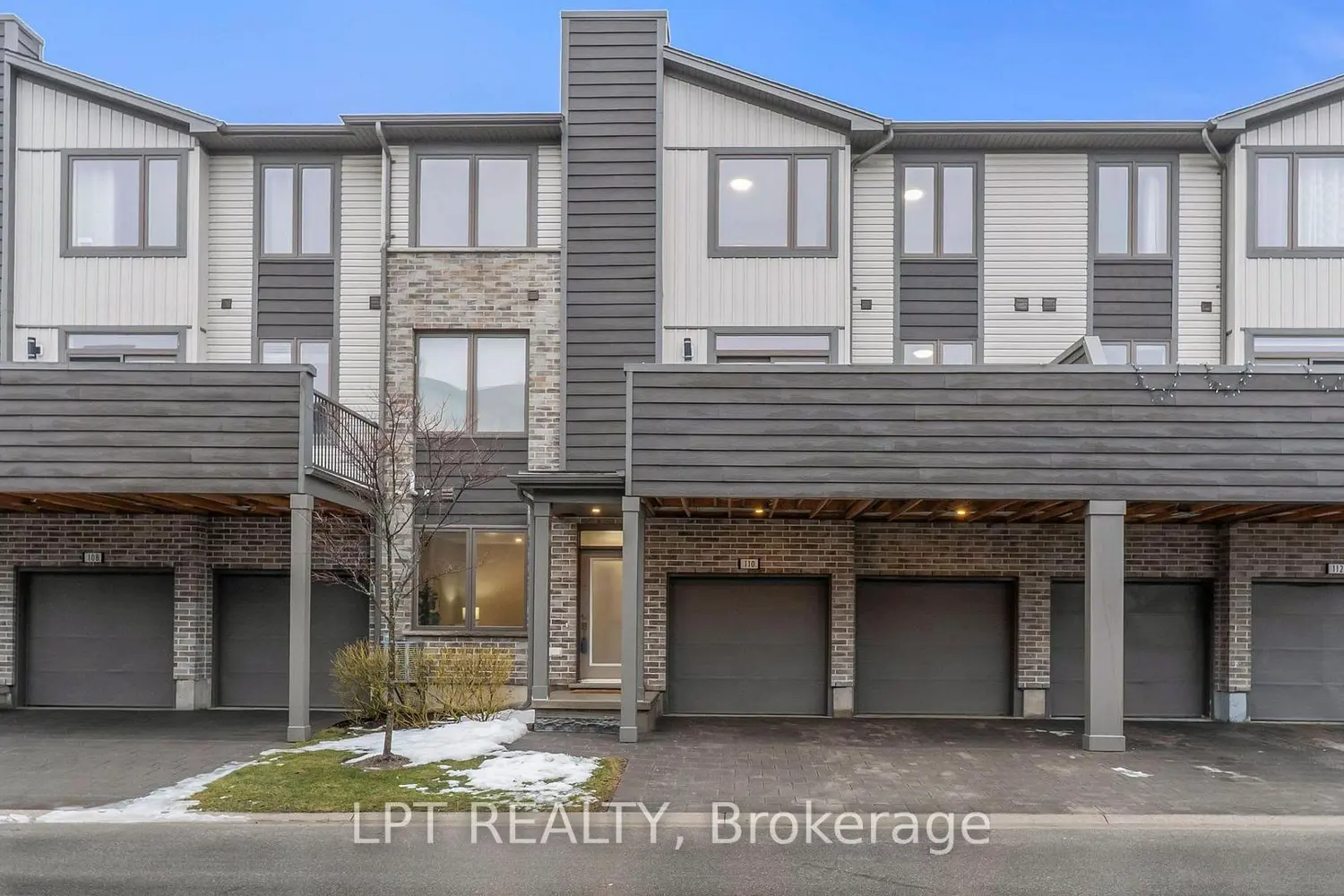 1960 Dalmagarry Road 110