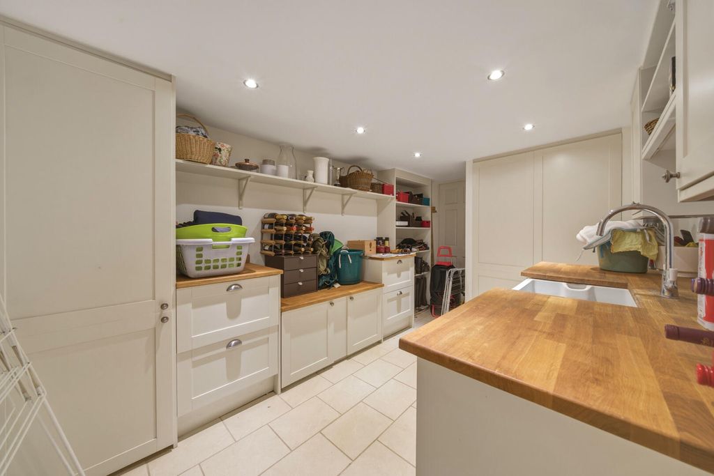 Additional image 8 of 3 bed flat for saleNewcastle Drive, The Park NG7