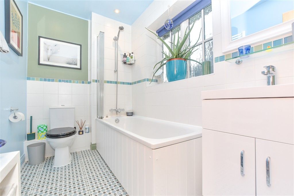 Additional image 17 of 4 bed terraced house for saleLaxton Walk, Kings Hill, West Malling, Kent ME19