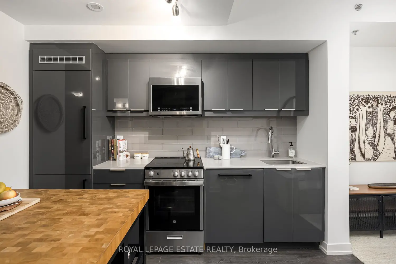 90 Glen Everest Road 611 photo 4