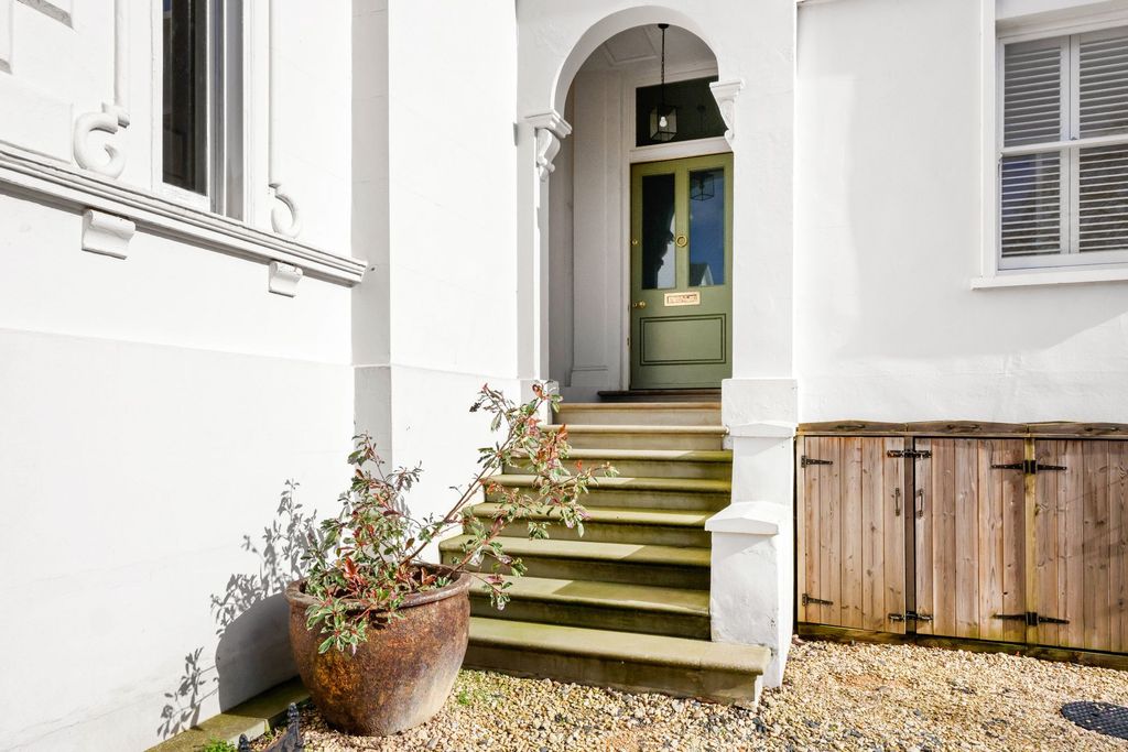 Additional image 20 of 4 bed flat for salePainswick Road, Cheltenham GL50