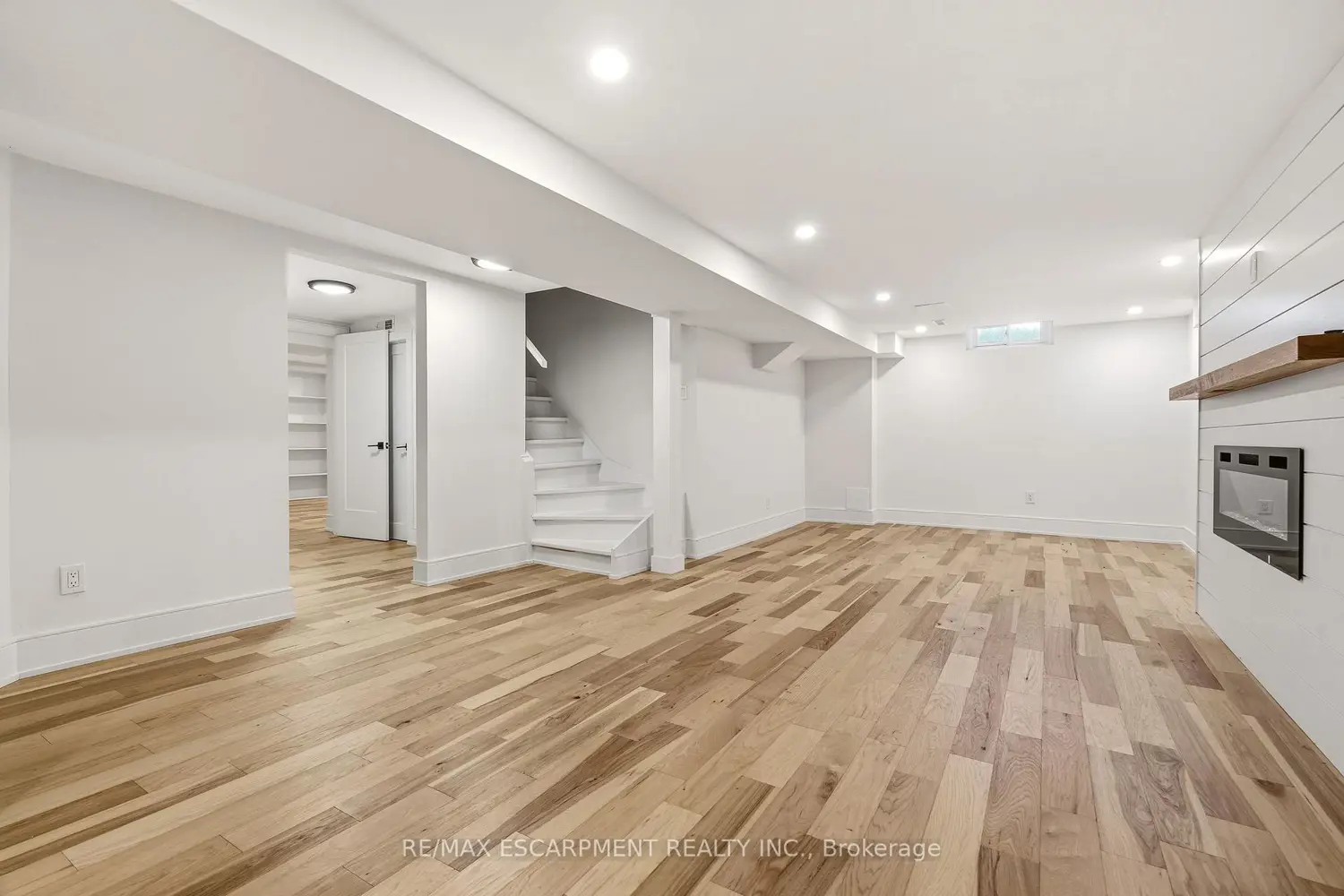 Additional image 16 of 2347 Tweedsmuir Court