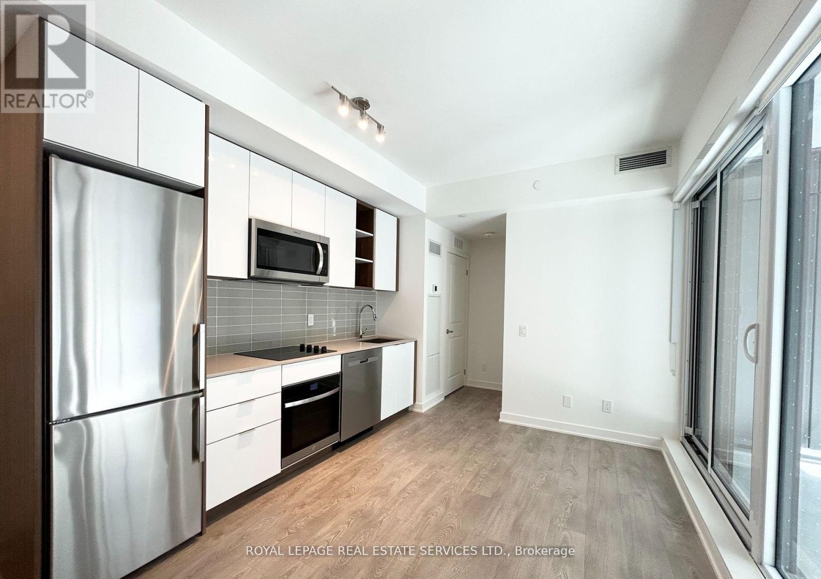 425 - 543 RICHMOND STREET W
