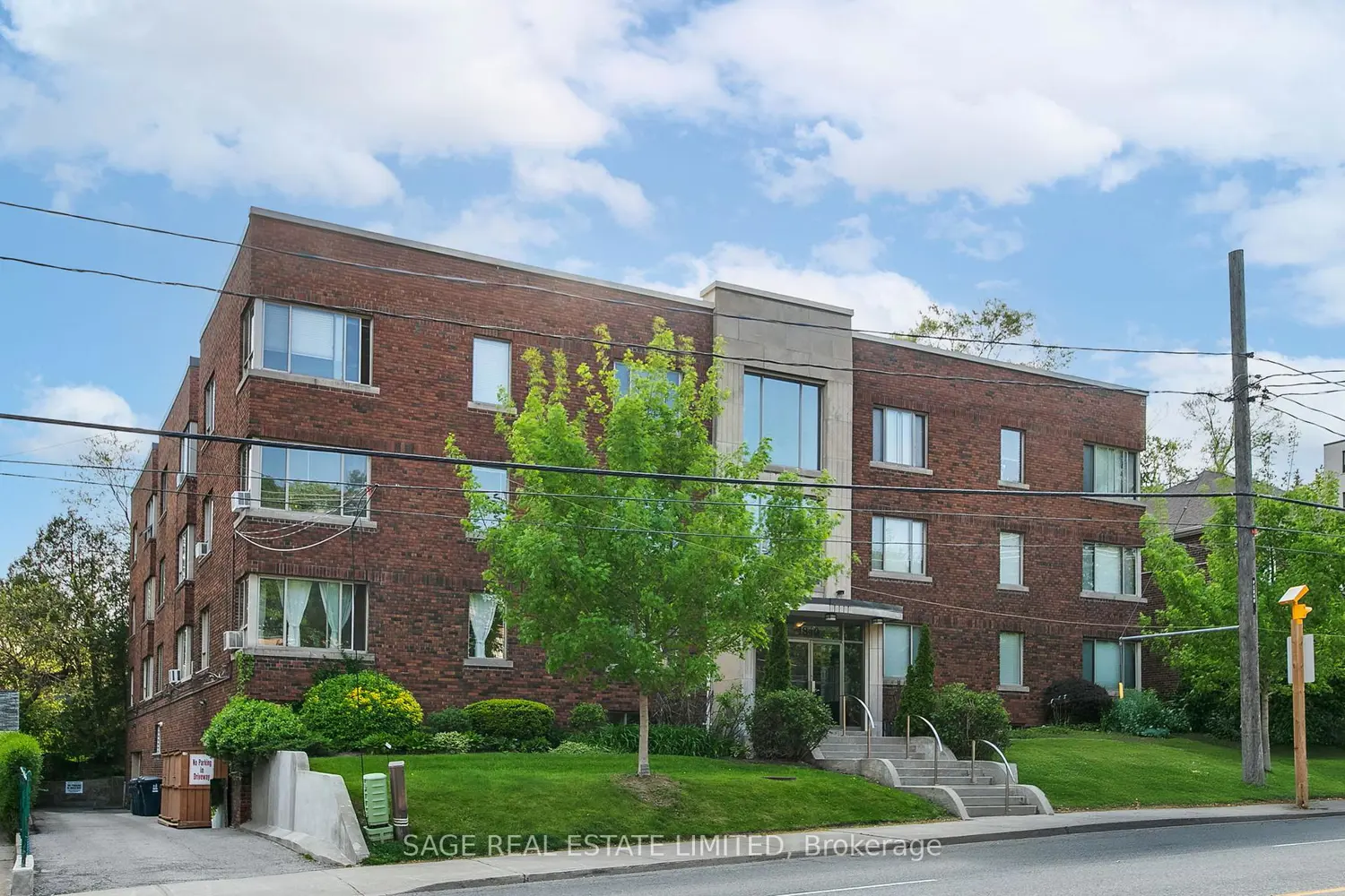 1840 Bathurst Street 204