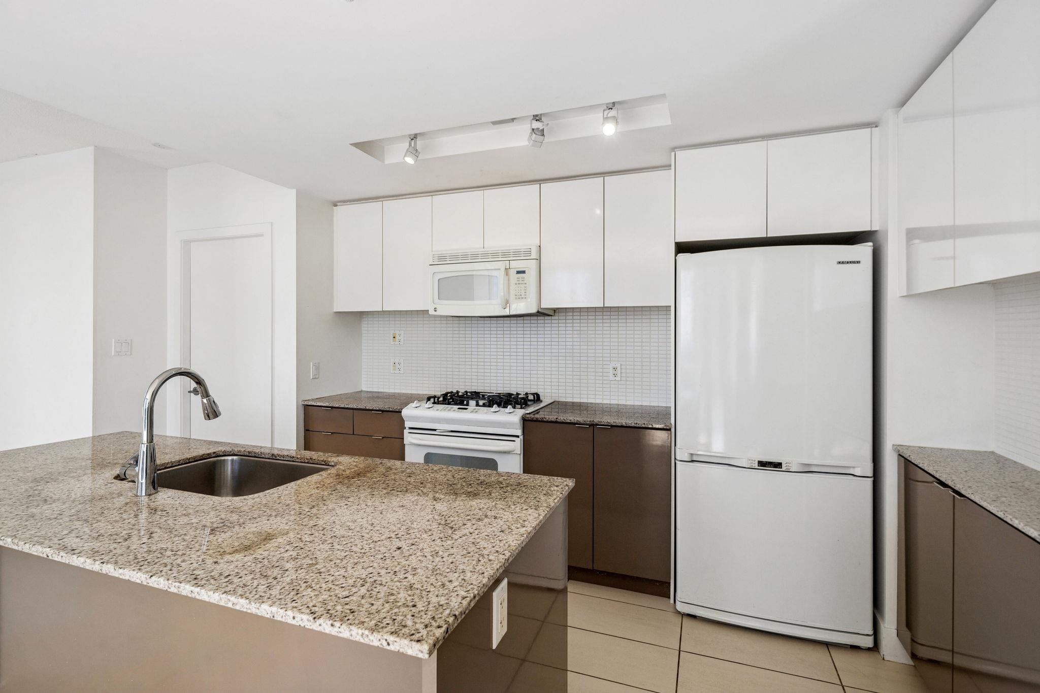 Additional image 5 of 2208-4808 Hazel Street, Burnaby, BC, V5H 0A2