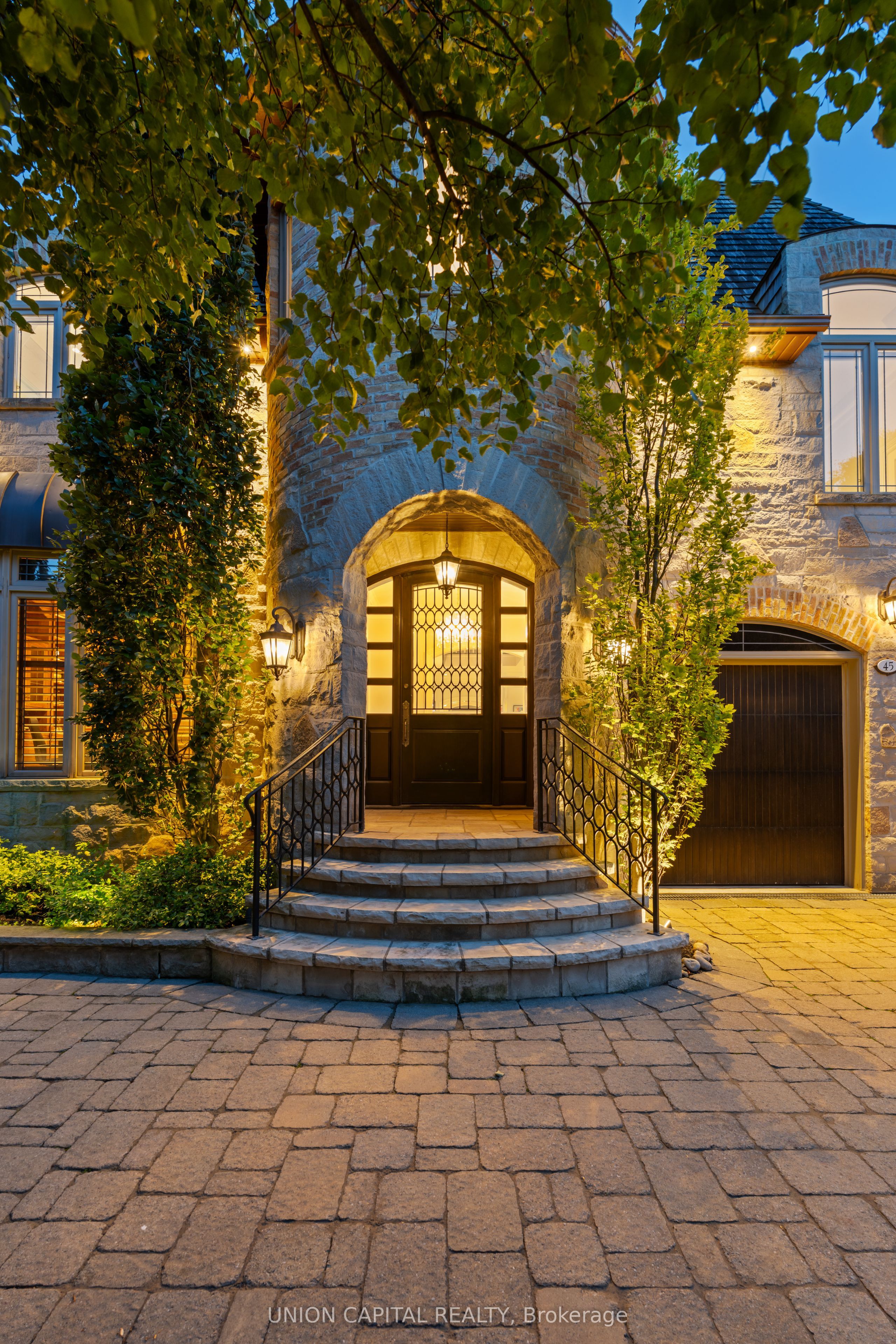 45 Gordon Road, Toronto, ON, M2P 1E2 photo 2