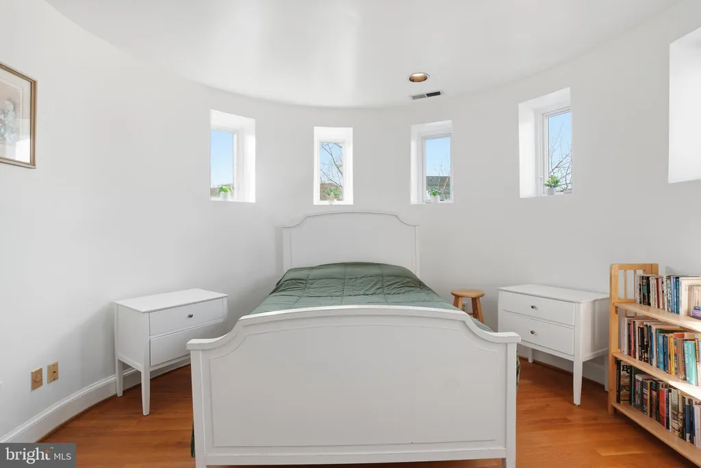 Additional image 12 of 301 G Street NE Unit 32, Washington, DC 20002