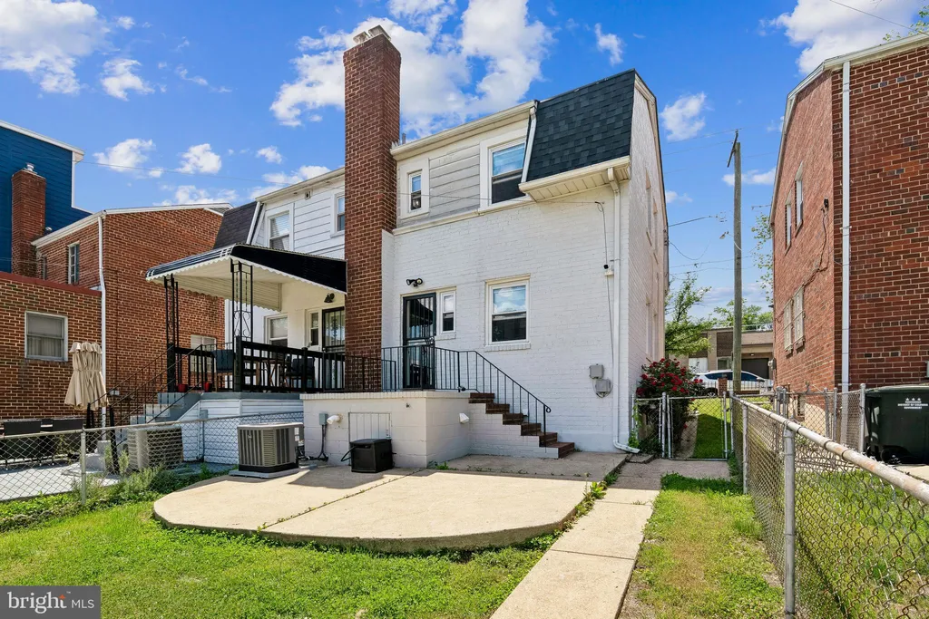 5727 2nd Street NE, Washington, DC 20011