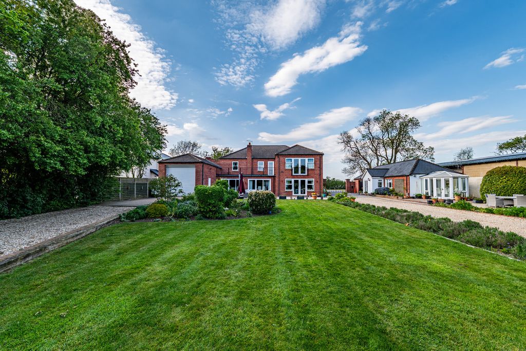 5 bed detached house for saleFen Lane, Long Bennington, Newark NG23