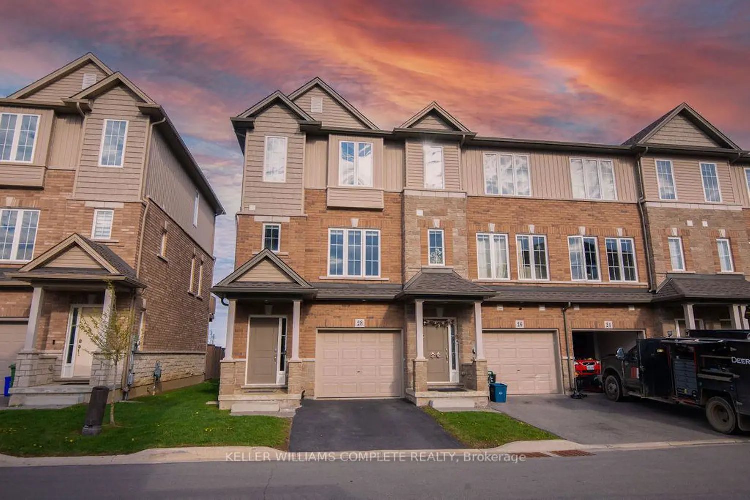 28 Canary Grass Boulevard