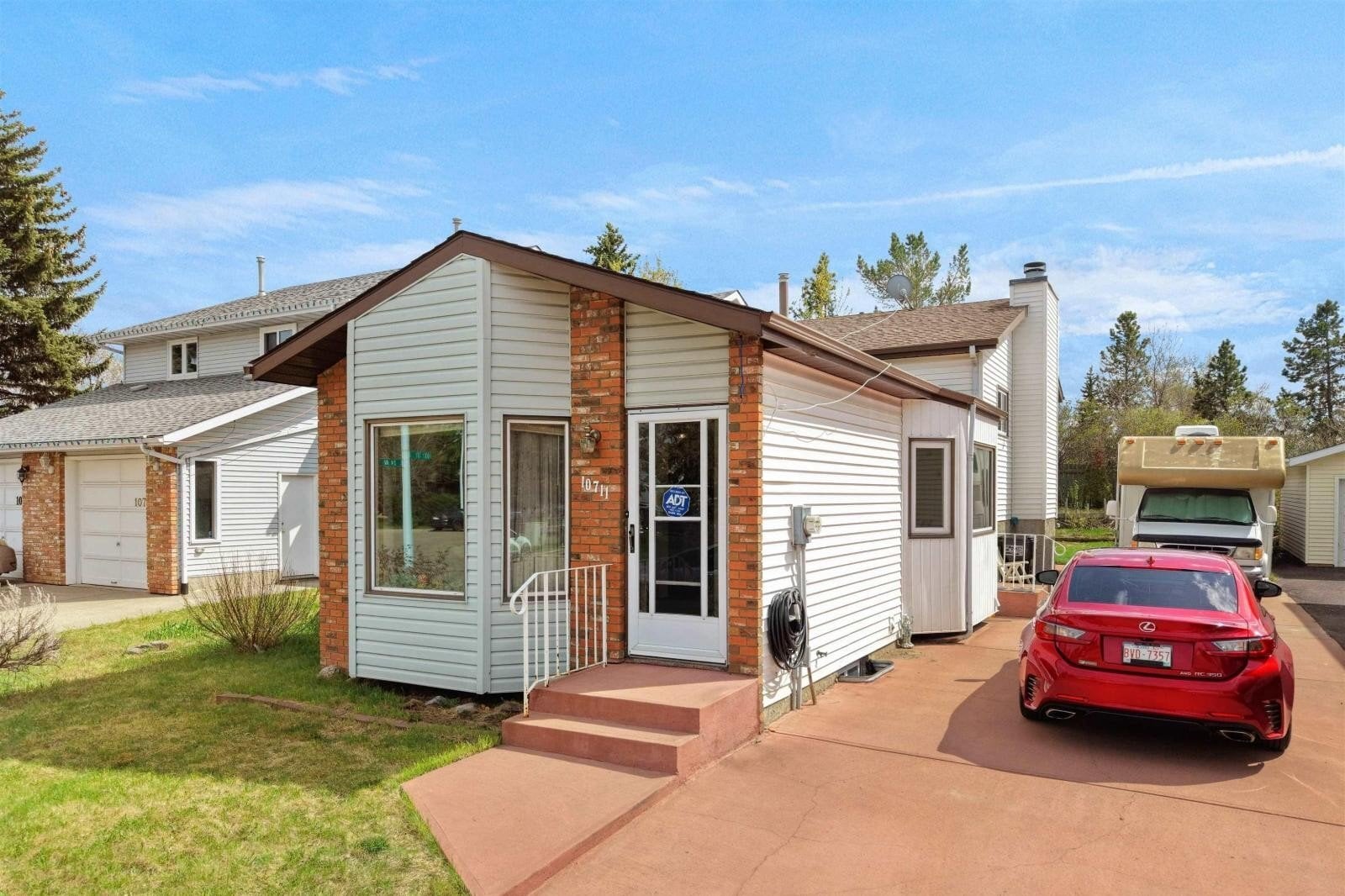 Additional image 7 of 10711 24 Avenue NW, Edmonton, AB, T6J5P9