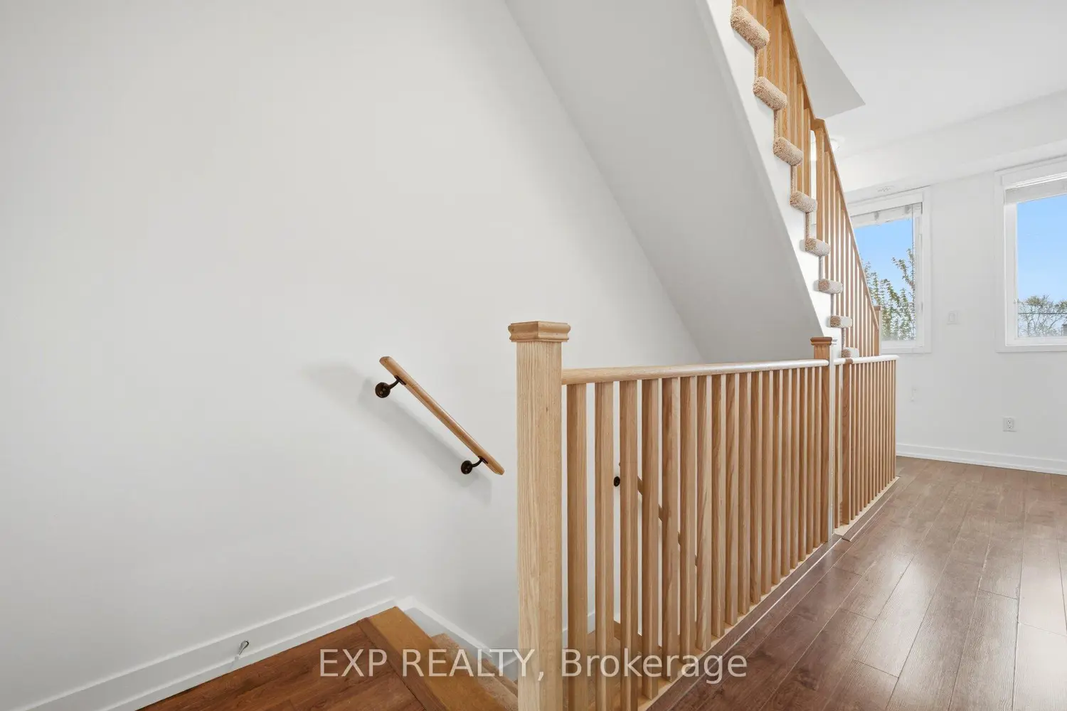 60 Winston Park Boulevard 66 photo 3