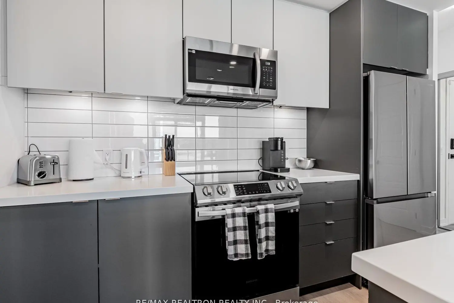 Additional image 8 of 415 Sea Ray Avenue 354