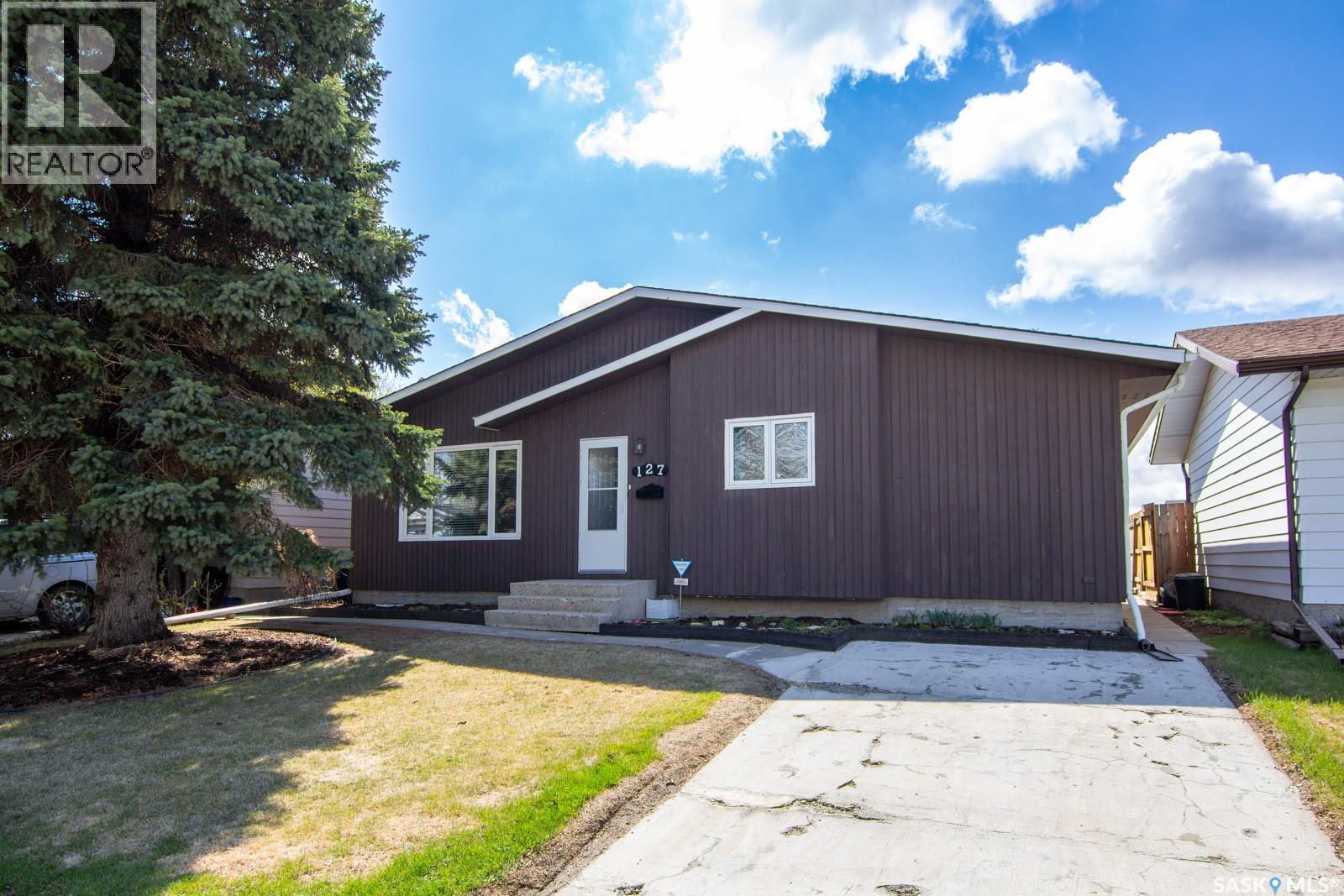 127 DEVONSHIRE CRESCENT