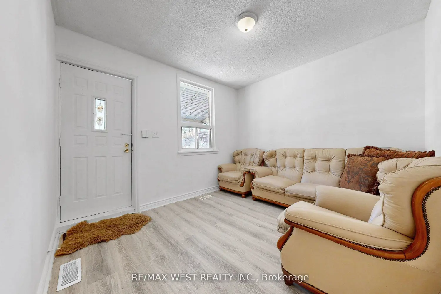 538 Mcroberts Avenue photo 4