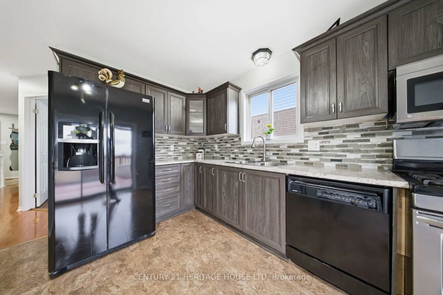 Additional image 6 of 37 Anastasia Crescent