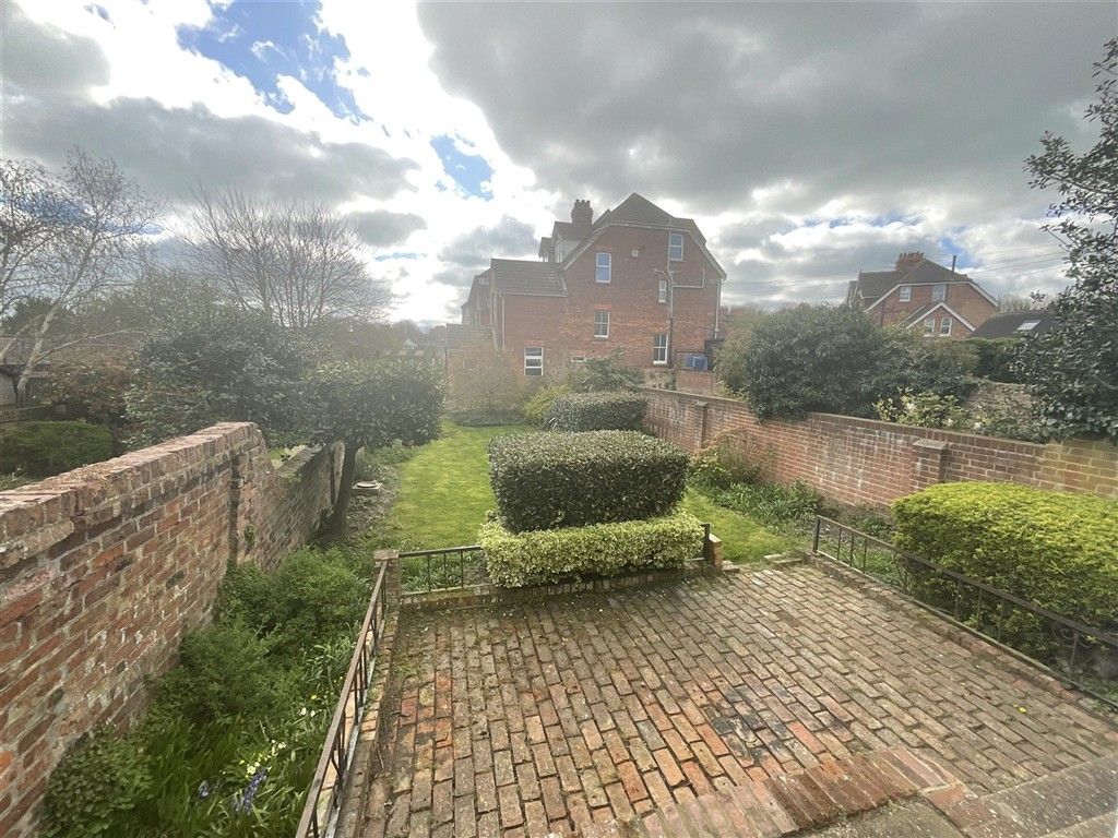 3 bed flat for saleRadnor Park Road, Folkestone, Kent CT19