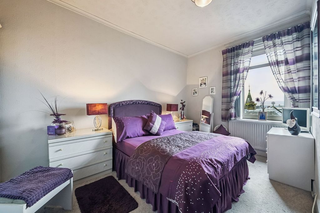 Additional image 10 of 2 bed flat for sale2/2, 4 Lorne Street, Helensburgh G84