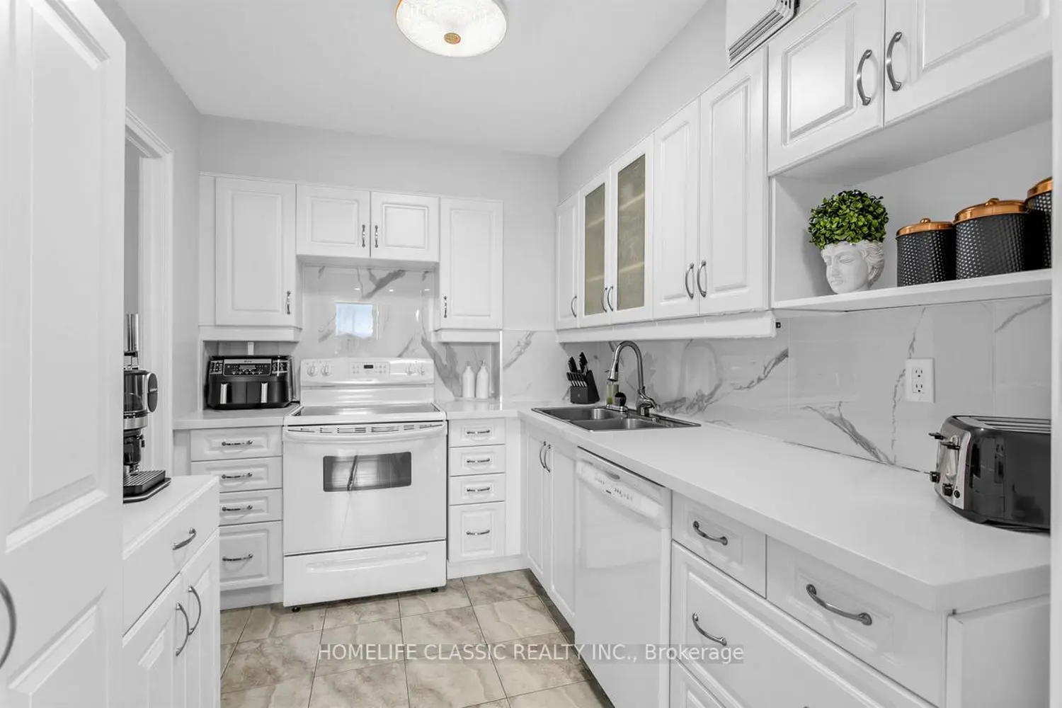 Additional image 8 of 40 Baif Boulevard 803