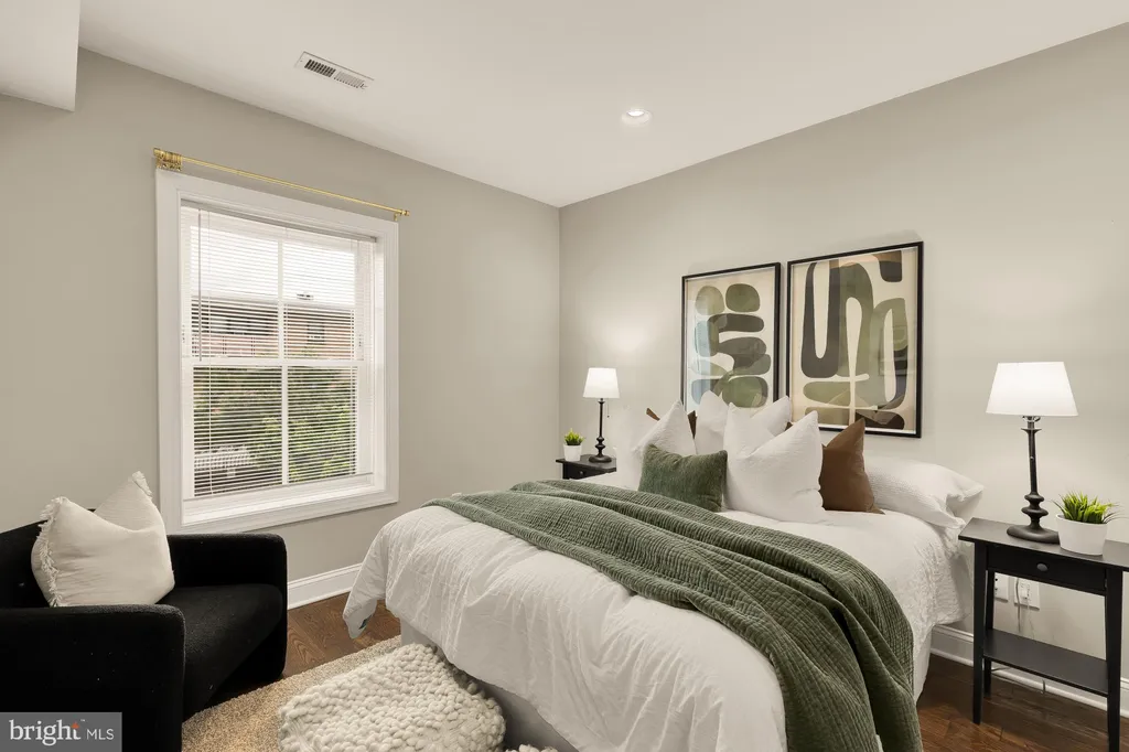 Additional image 12 of 1018 13th Street SE Unit 2, Washington, DC 20003