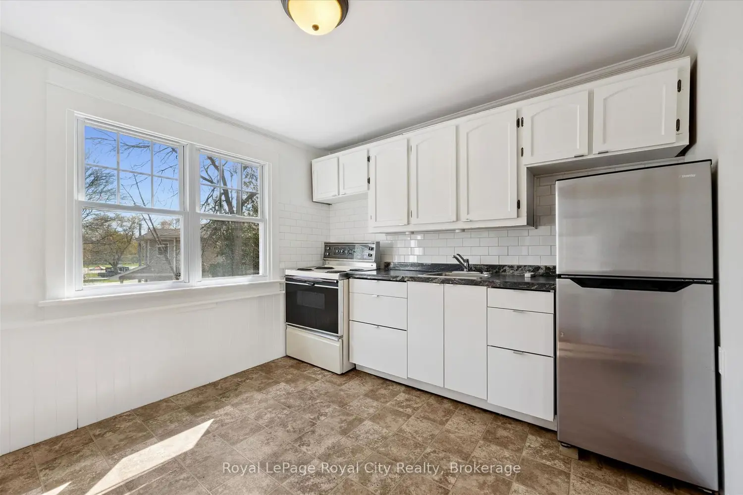 199 Neeve Street photo 5