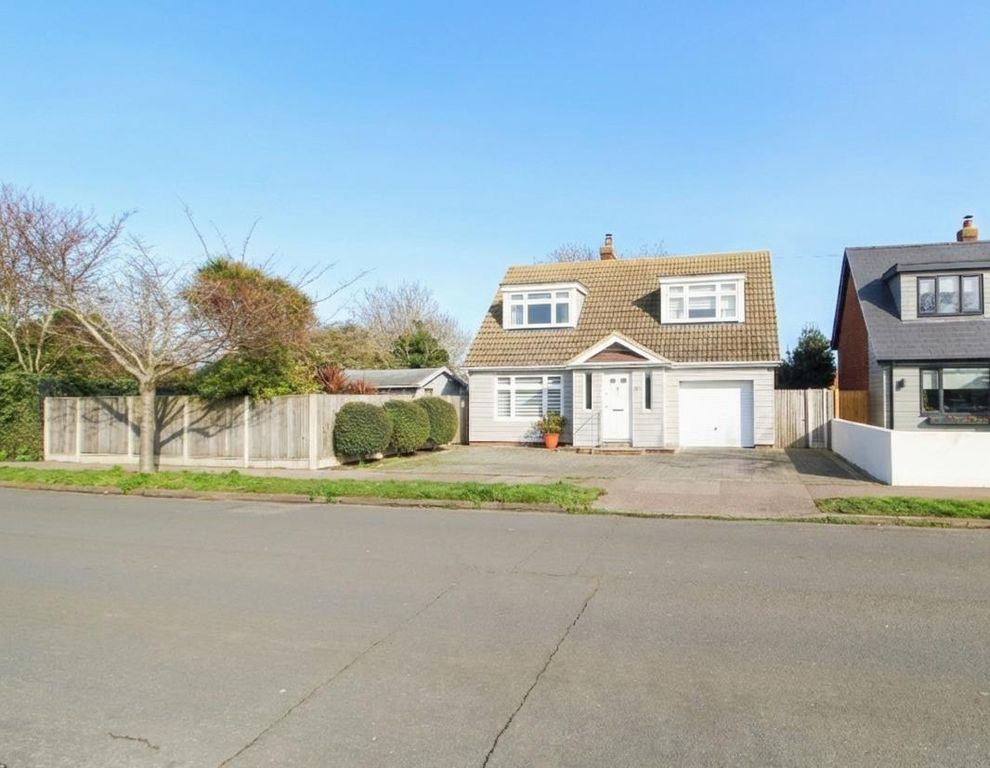 3 bed detached house for saleSalisbury Avenue, Broadstairs CT10