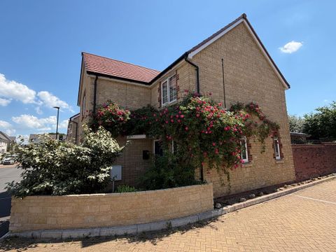 Maes Knoll Drive, Whitchurch Village, Bristol BS14