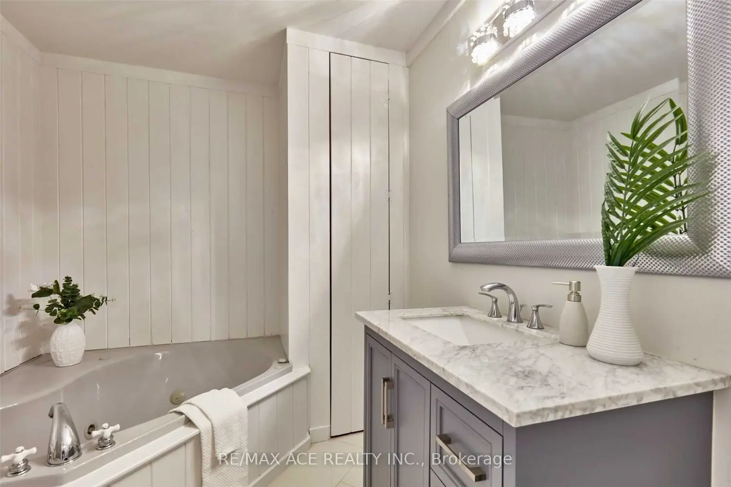 Additional image 16 of 5455 Hoxton Street