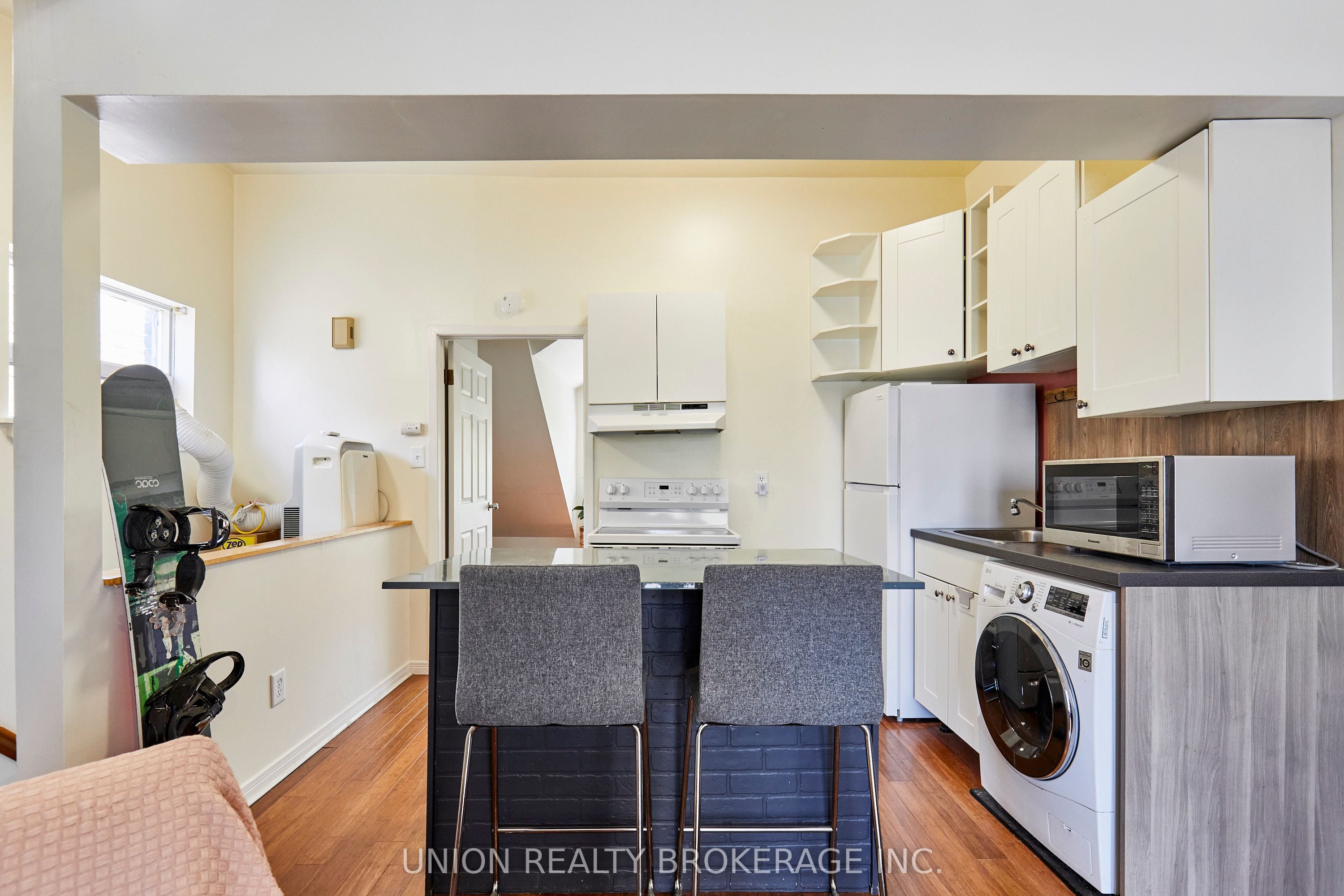 Additional image 3 of 3rd Floor-92 Dixon Avenue, Toronto, ON, M4L 1N7
