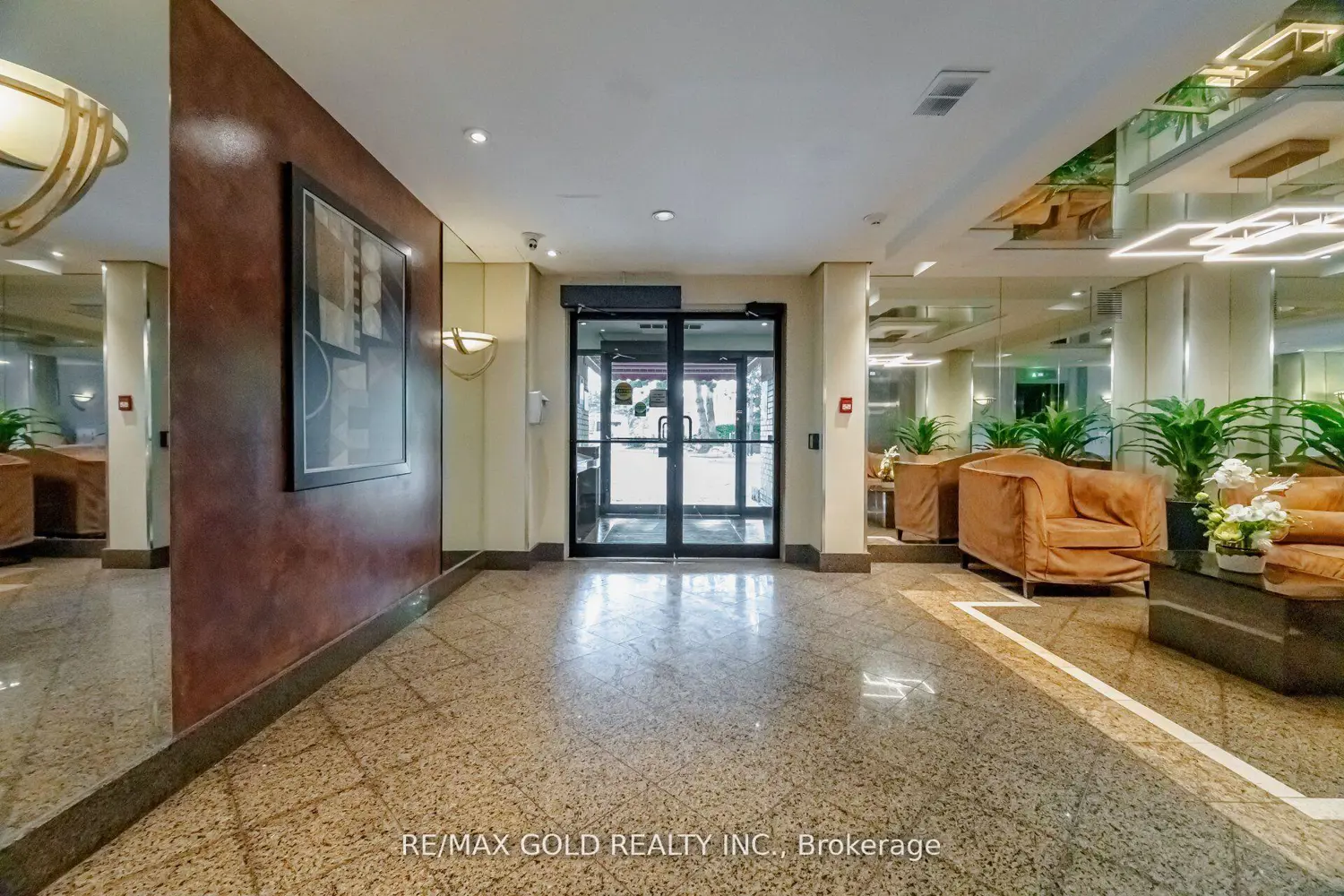 Additional image 12 of 2091 Hurontario Street 908